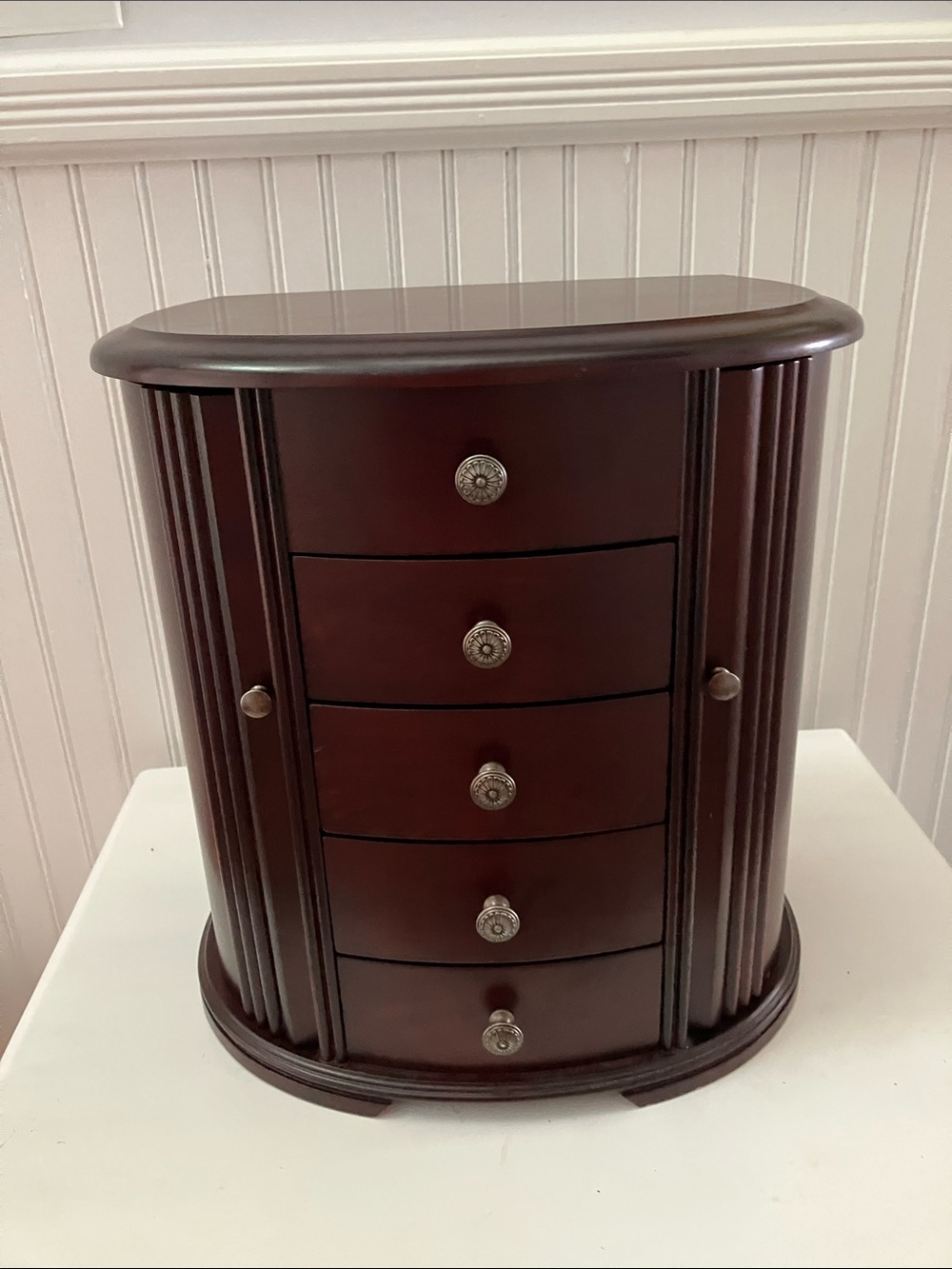 Beautiful Mahogany Tabletop Jewelry Armoire With Multiple Storage - Picture 12 of 13